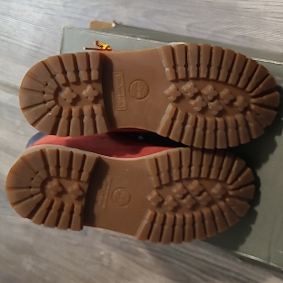 Size 5 timberland boots - Picture 4 of 4